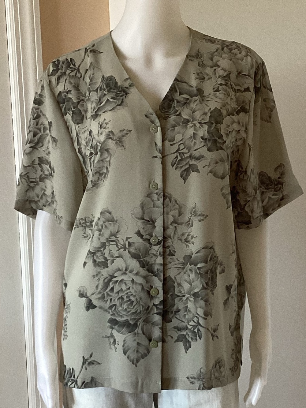 Chaus Floral Short-Sleeve Blouse in Sage and Charcoal